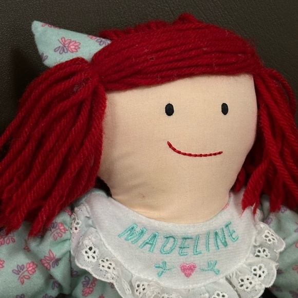 Vintage 1998 Eden Madeline Doll – Red Yarn Hair, Floral Pajamas, Appendix Scar - Picture 3 of 7